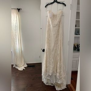 Ivory wedding dress